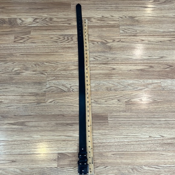 Black Leather Belt Size Medium NWOT - Picture 2 of 4